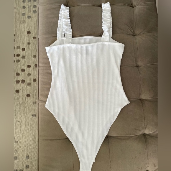 Forever 21 Withe Ribbed bodysuit - Picture 4 of 5